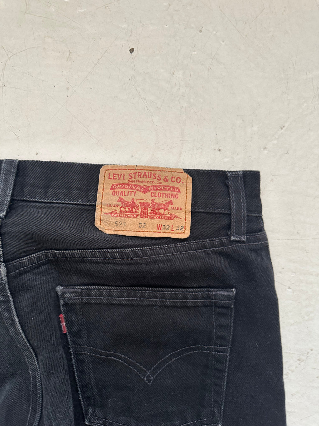 Levis jeans w32